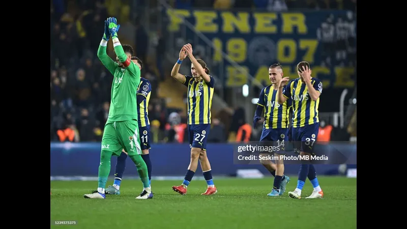 Bóng đá Fenerbahce đối đầu với Konyaspor Bóng đá Fenerbahce đối đầu với Konyaspor